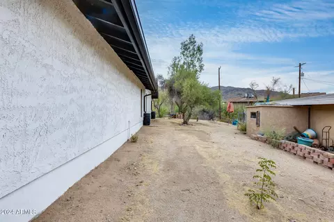 1701 E Pickrell Dr, Phoenix, AZ 85042 photo 9