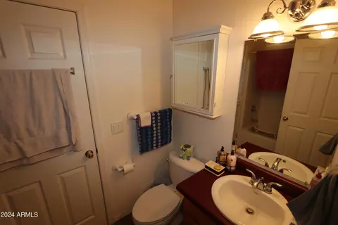 Bath - 1317 E Justin St, Pearce, AZ 85625 photo 3 of 3