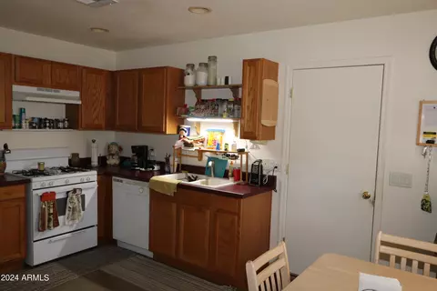 Kitchen - 1317 E Justin St, Pearce, AZ 85625 photo 2 of 3