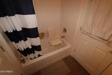 Bath - 1317 E Justin St, Pearce, AZ 85625 photo 2 of 3