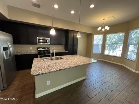 3055 N 33rd Pl, Phoenix, AZ 85018 photo 9