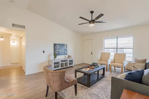 4624 E Cheyenne Dr, Phoenix, AZ 85044 photo 4