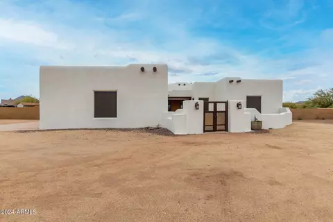 50006 N 22nd Ave, New River, AZ 85087