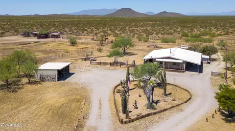 43909 W Us-60 Hwy, Wickenburg, AZ 85390