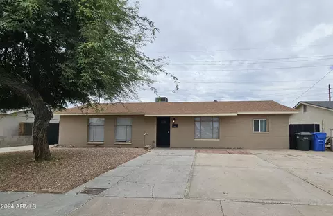 4951 W Crittenden Ln, Phoenix, AZ 85031