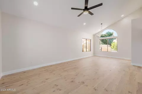 1834 E Pinto Dr, Gilbert, AZ 85296 photo 4