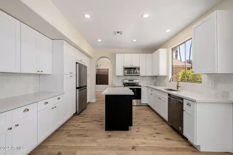 1834 E Pinto Dr, Gilbert, AZ 85296 photo 11