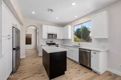 1834 E Pinto Dr, Gilbert, AZ 85296 photo 12