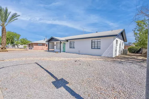 2240 W Earll Dr, Phoenix, AZ 85015