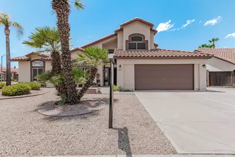 6655 W Country Gables Dr, Glendale, AZ 85306