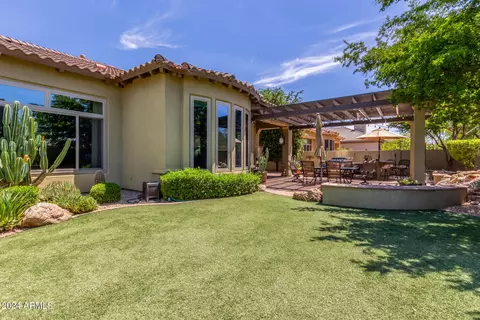 3807 E Crest Ln, Phoenix, AZ 85050 photo 32