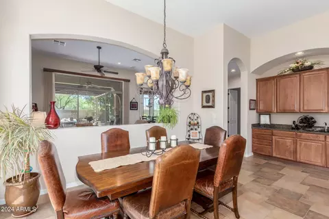 3807 E Crest Ln, Phoenix, AZ 85050 photo 7
