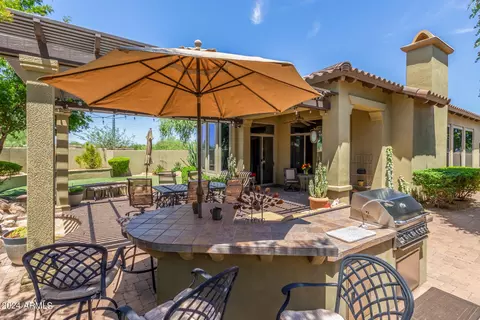 3807 E Crest Ln, Phoenix, AZ 85050 photo 33