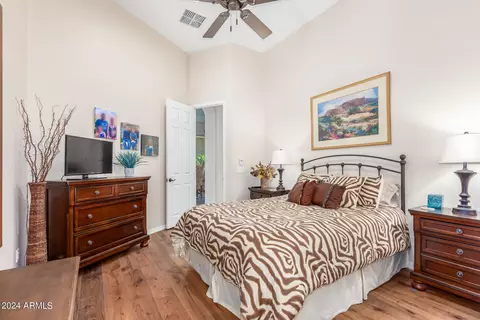 3807 E Crest Ln, Phoenix, AZ 85050 photo 24