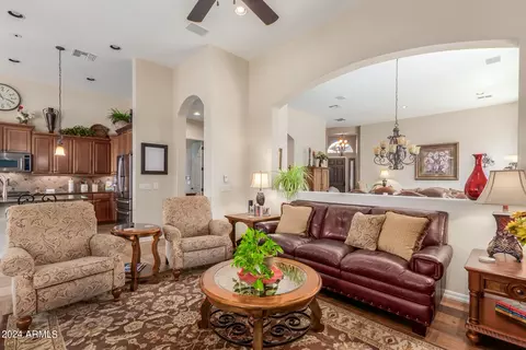 3807 E Crest Ln, Phoenix, AZ 85050 photo 11