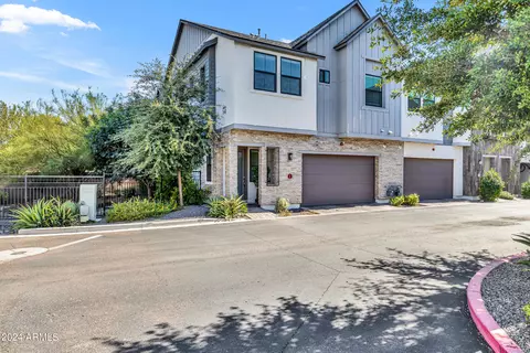 3200 N 39th St #1, Phoenix, AZ 85018