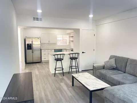 353 E Thomas Rd #C104, Phoenix, AZ 85012