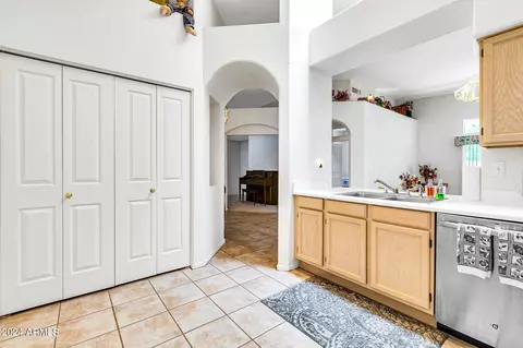 1136 E Wildwood Dr, Phoenix, AZ 85048 photo 13