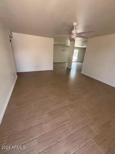 2019 N 70th Dr, Phoenix, AZ 85035 photo 4