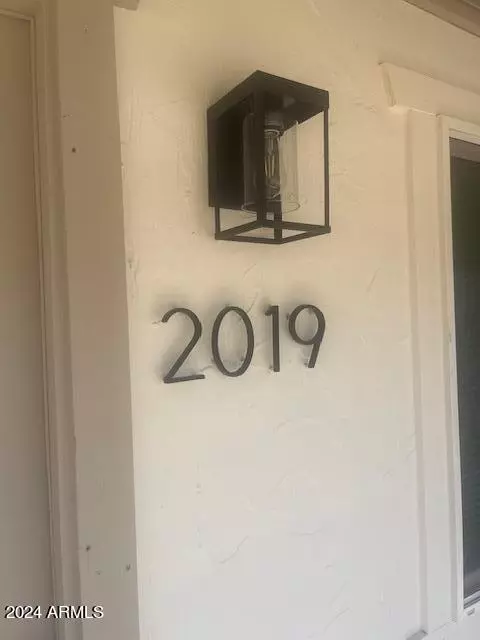 2019 N 70th Dr, Phoenix, AZ 85035 photo 3