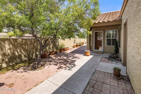2254 E Fairview Cir, Mesa, AZ 85204 photo 2