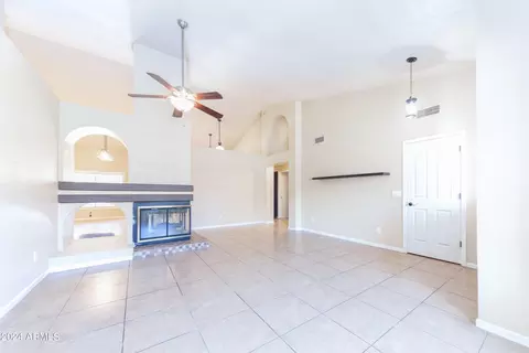 508 W Comstock Dr, Gilbert, AZ 85233 photo 5