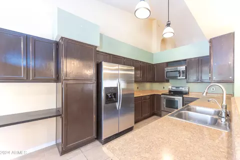 508 W Comstock Dr, Gilbert, AZ 85233 photo 10