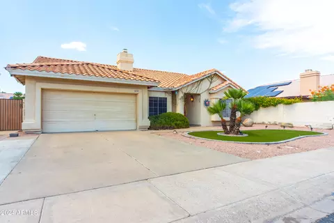 508 W Comstock Dr, Gilbert, AZ 85233 photo 3