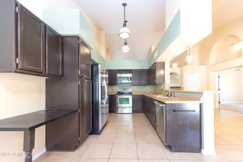 508 W Comstock Dr, Gilbert, AZ 85233 photo 9