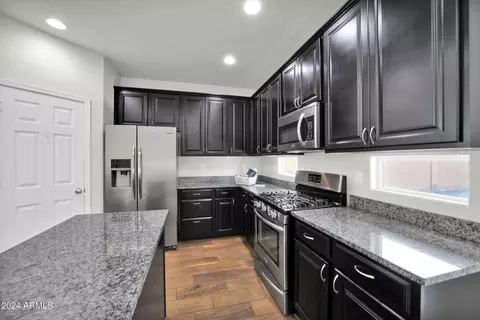 Kitchen - 7217 E Osage Ave, Mesa, AZ 85212 photo 5 of 6