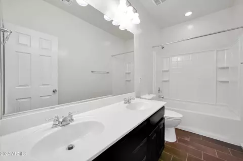 Bath - 7217 E Osage Ave, Mesa, AZ 85212 photo 4 of 10