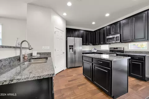 Kitchen - 7217 E Osage Ave, Mesa, AZ 85212 photo 4 of 6