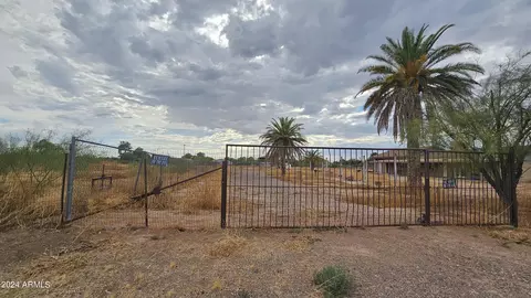 1040 S Picacho St #8, Coolidge, AZ 85128