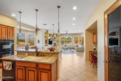 726 E Shawna Ct, Phoenix, AZ 85086 photo 6