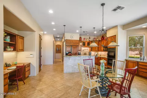 726 E Shawna Ct, Phoenix, AZ 85086 photo 4