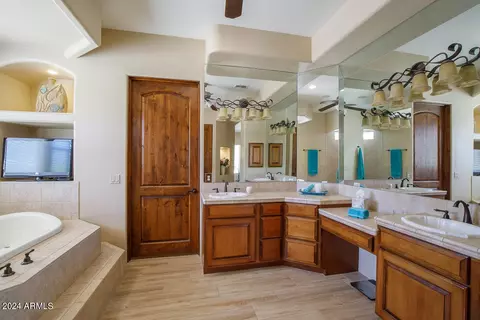 726 E Shawna Ct, Phoenix, AZ 85086 photo 10