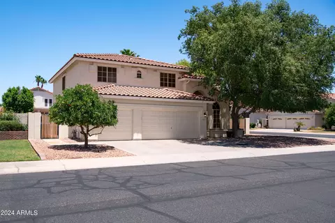 5810 W Charter Oak Rd, Glendale, AZ 85304