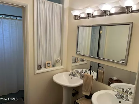 3442 N 47 Way, Phoenix, AZ 85018 photo 19