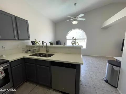 Kitchen - 1027 N Sparrow Dr, Gilbert, AZ 85234 photo 4 of 5