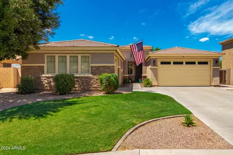 1476 E Tierra St, Gilbert, AZ 85297 photo 2