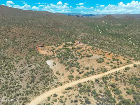 22500 S Bumble Bee Rd, Mayer, AZ 86333