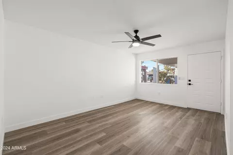 442 E Royal Palms Dr, Mesa, AZ 85203 photo 2