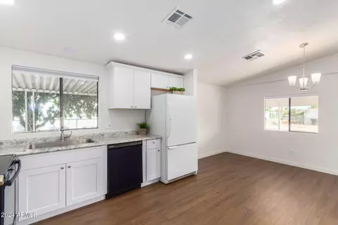 7624 E Holmes Ave, Mesa, AZ 85209 photo 12