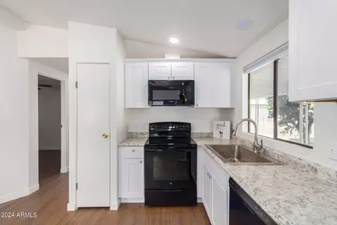 7624 E Holmes Ave, Mesa, AZ 85209 photo 11