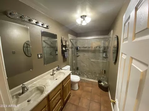 Bath - 642 E Cornman Rd, Coolidge, AZ 85128 photo 1 of 2
