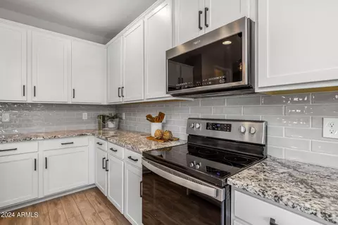 Kitchen - 9354 E Static Ave, Mesa, AZ 85212 photo 4 of 4