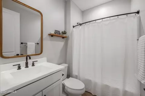 Bath - 9354 E Static Ave, Mesa, AZ 85212 photo 2 of 3