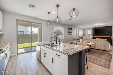 Kitchen - 9354 E Static Ave, Mesa, AZ 85212 photo 3 of 4