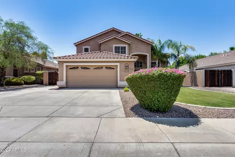 6831 W Aurora Dr, Glendale, AZ 85308