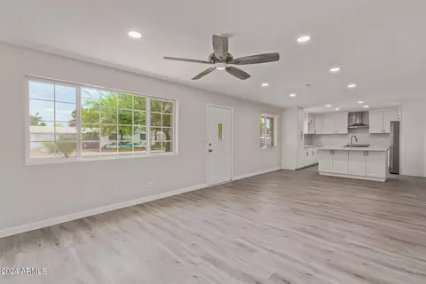 2237 E Vista Dr, Phoenix, AZ 85022 photo 9